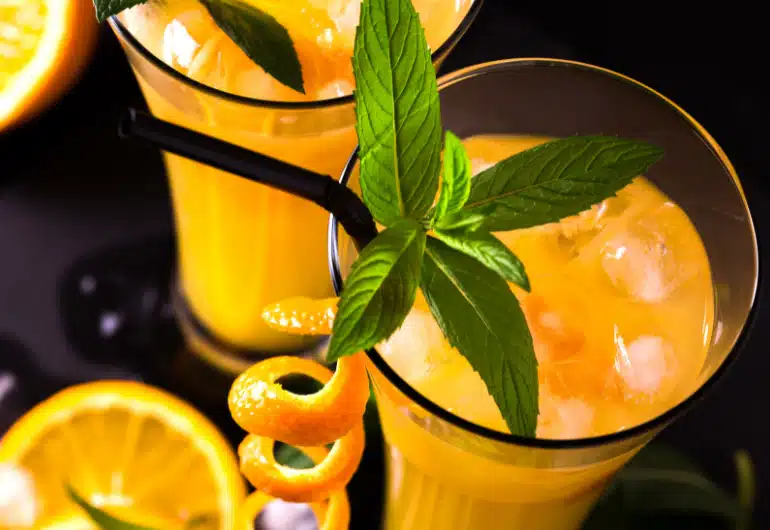 vodka and orange juice cocktail